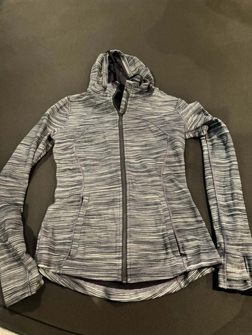 Lululemon Hooded Define Jacket Size 4 Athleisure‎ Sporty Minimalist